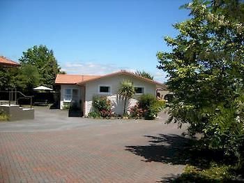 Dunrovin Motel Таупо Екстер'єр фото